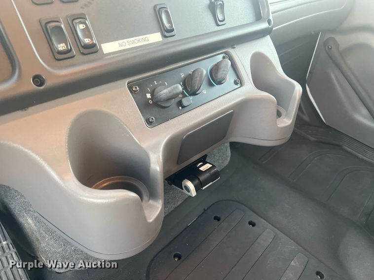 image for item OA9171 2016 Freightliner Business Class M2  truck cab and chassis