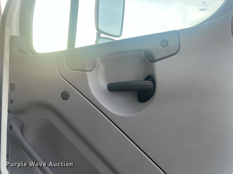 image for item OA9171 2016 Freightliner Business Class M2  truck cab and chassis