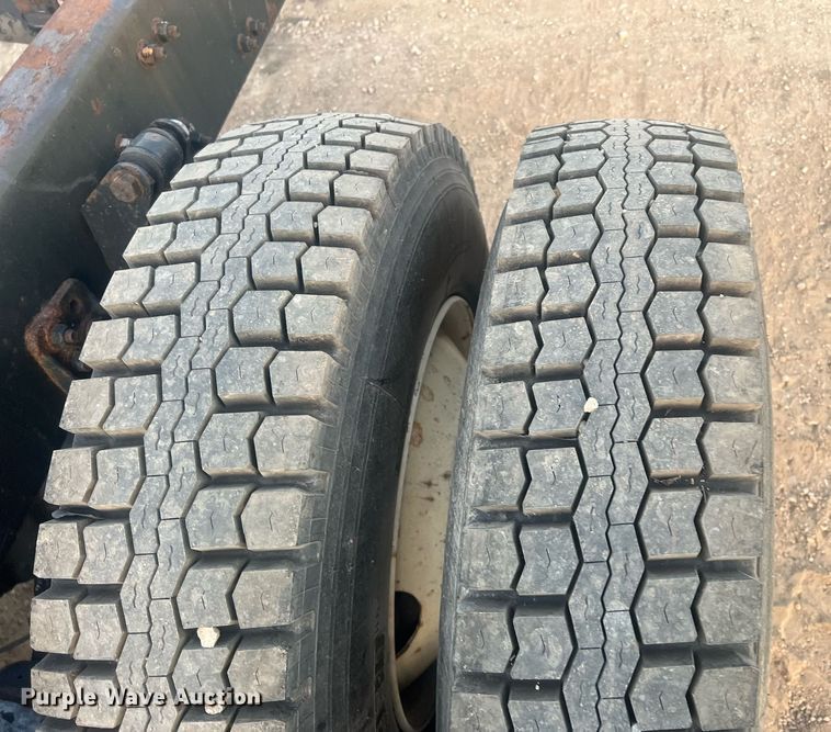 image for item OA9171 2016 Freightliner Business Class M2  truck cab and chassis