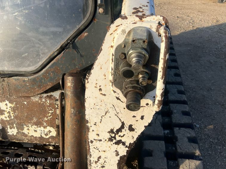 image for item OA9183 2015 Bobcat T650  tracked skid steer loader