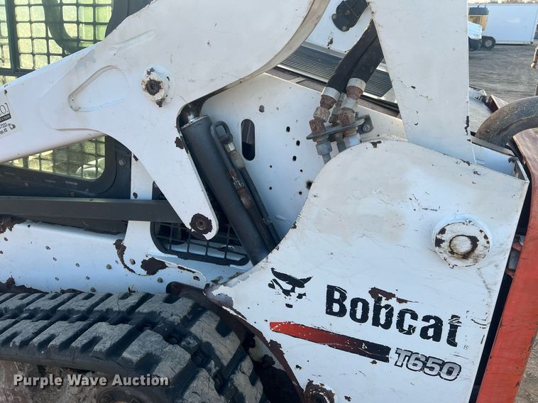 image for item OA9183 2015 Bobcat T650  tracked skid steer loader