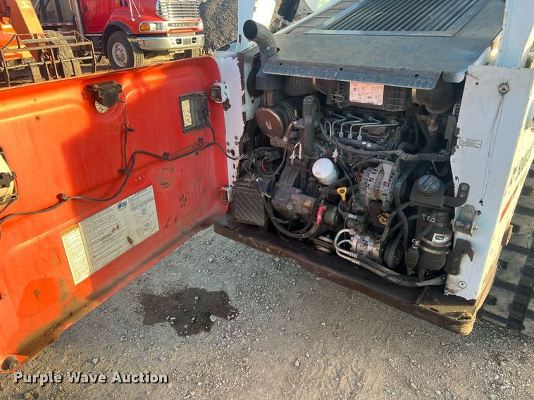 image for item OA9183 2015 Bobcat T650  tracked skid steer loader
