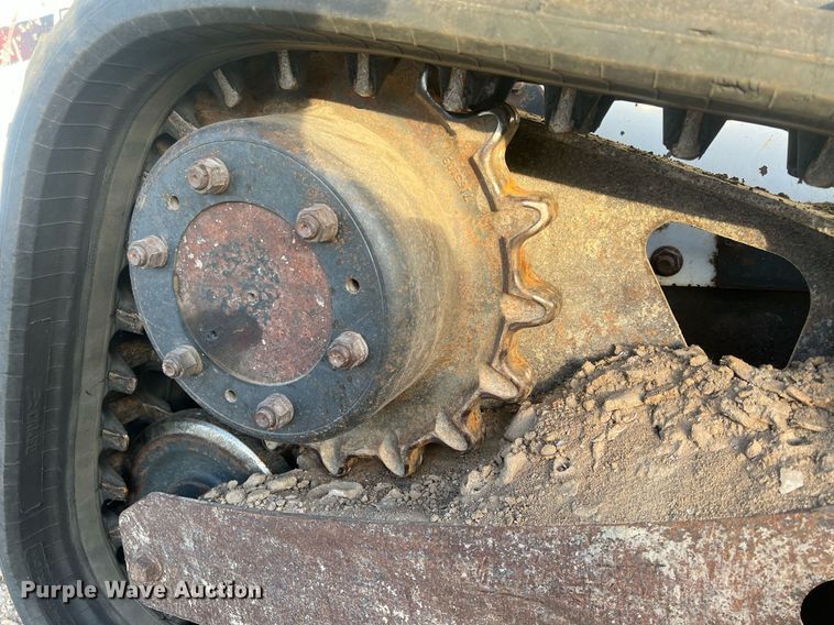 image for item OA9183 2015 Bobcat T650  tracked skid steer loader