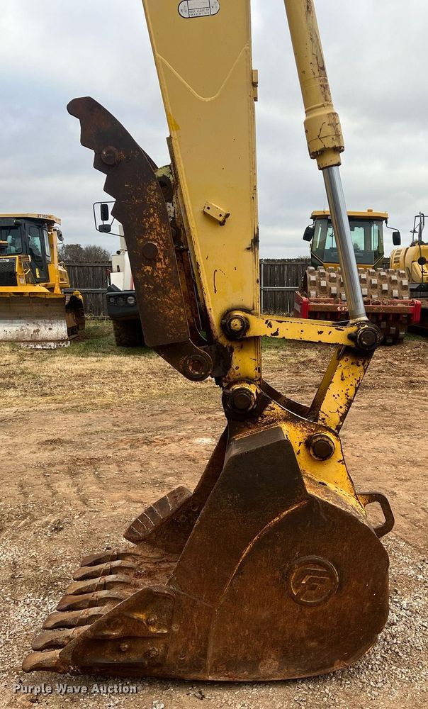 image for item OA9184 Kobelco SK160LC  excavator
