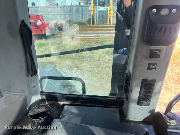 image for item OA9185 2005 Caterpillar 953C  track loader