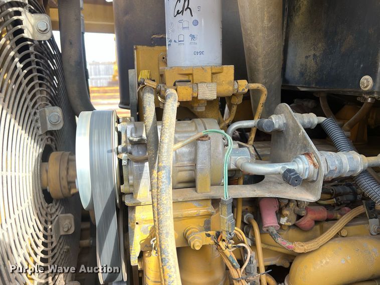 image for item OA9185 2005 Caterpillar 953C  track loader