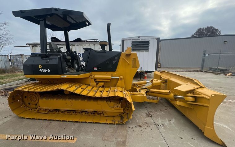 image for item OA9186 1999 Komatsu D41E-6  dozer