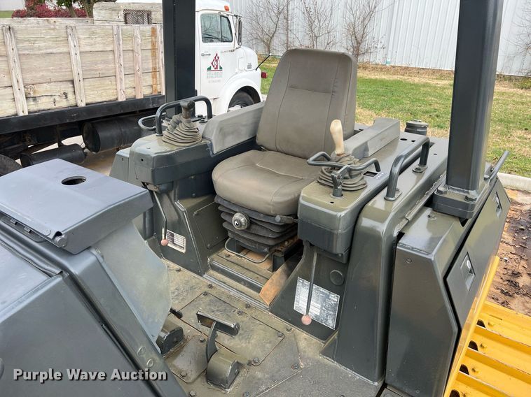 image for item OA9186 1999 Komatsu D41E-6  dozer