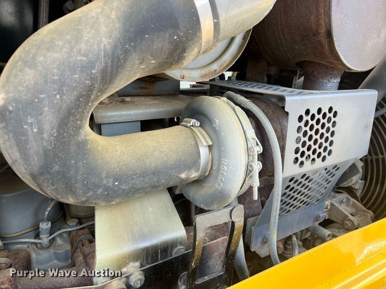 image for item OA9186 1999 Komatsu D41E-6  dozer