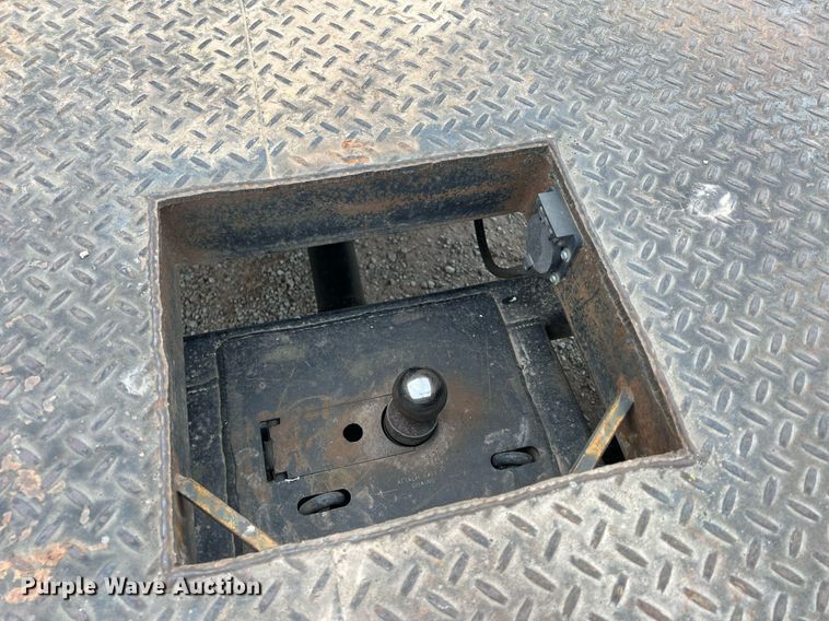 image for item OA9194 2000 Ford F650  flatbed truck