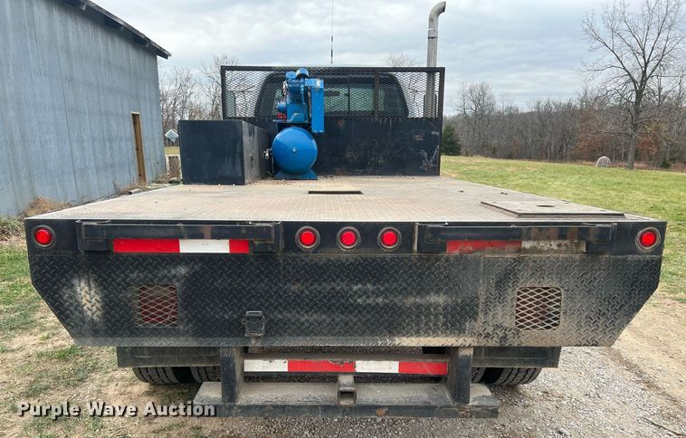 image for item OA9194 2000 Ford F650  flatbed truck