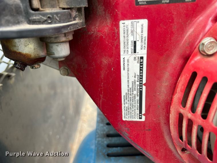 image for item OA9194 2000 Ford F650  flatbed truck