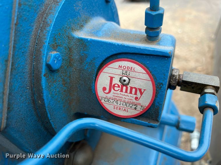 image for item OA9194 2000 Ford F650  flatbed truck