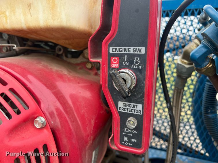 image for item OA9194 2000 Ford F650  flatbed truck