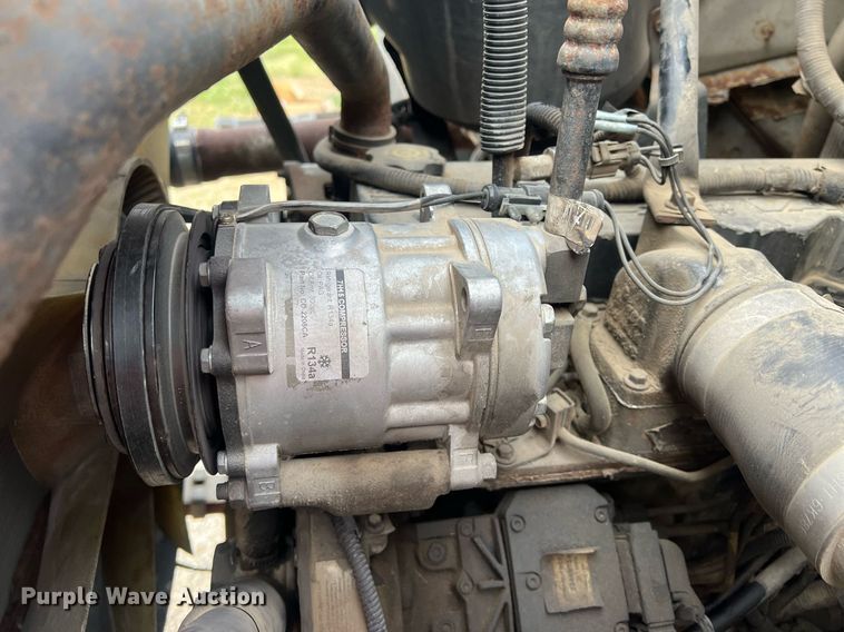 image for item OA9194 2000 Ford F650  flatbed truck