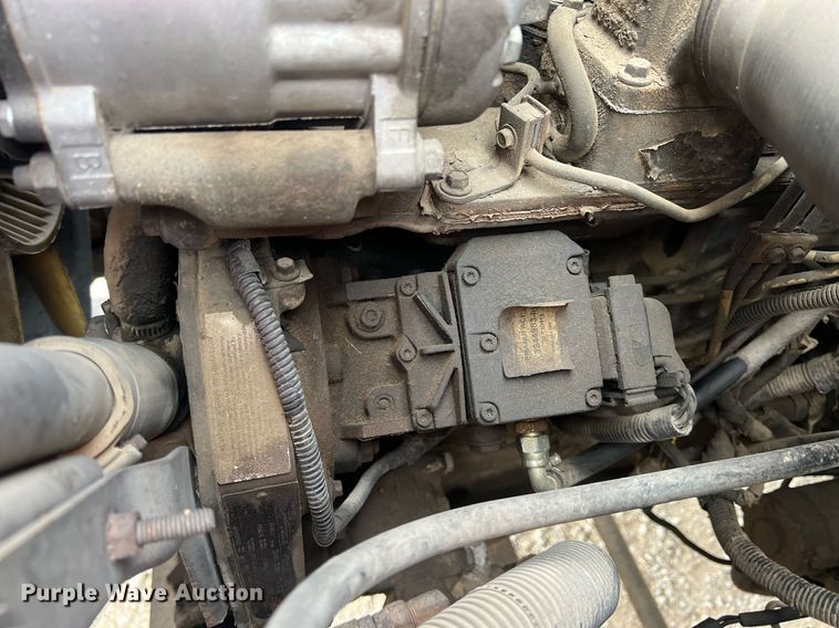 image for item OA9194 2000 Ford F650  flatbed truck