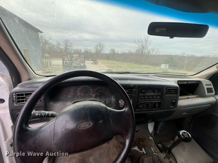 image for item OA9194 2000 Ford F650  flatbed truck