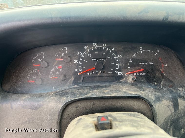 image for item OA9194 2000 Ford F650  flatbed truck