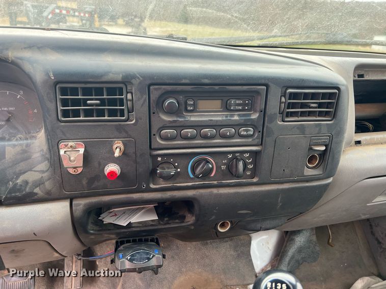 image for item OA9194 2000 Ford F650  flatbed truck