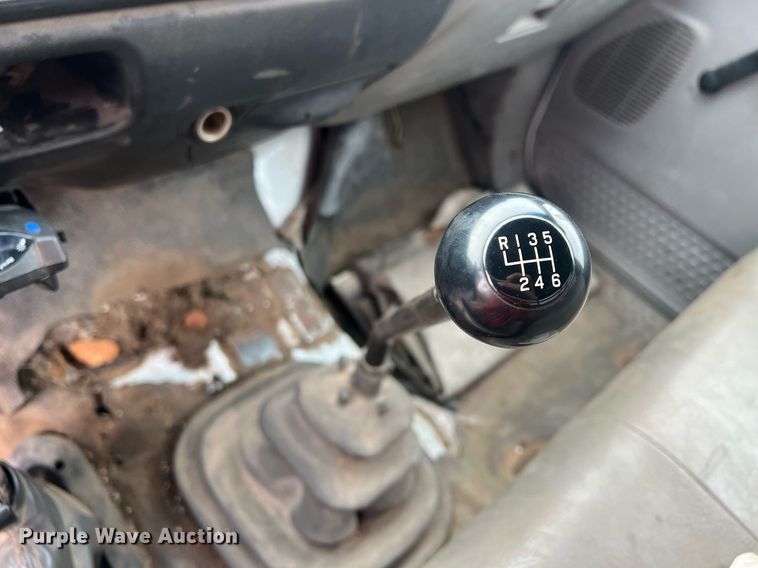 image for item OA9194 2000 Ford F650  flatbed truck