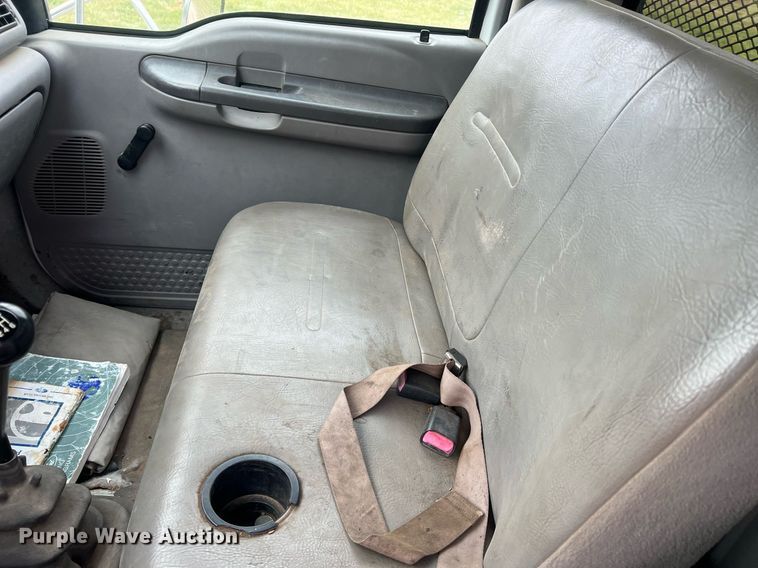 image for item OA9194 2000 Ford F650  flatbed truck