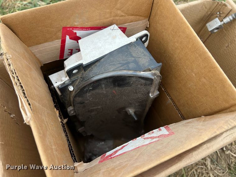 image for item OA9194 2000 Ford F650  flatbed truck