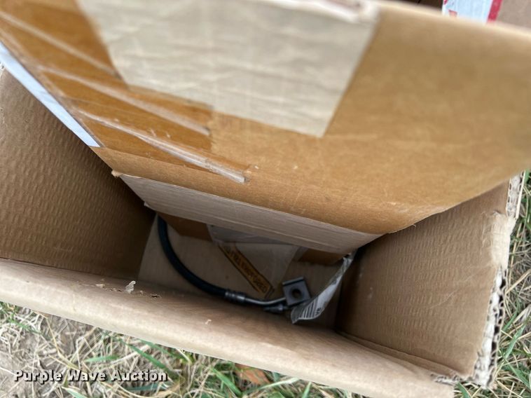 image for item OA9194 2000 Ford F650  flatbed truck