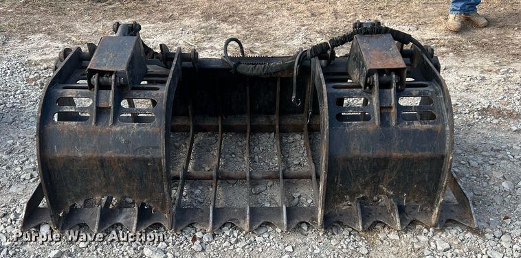 image for item OA9199 Prime  skid steer grapple bucket