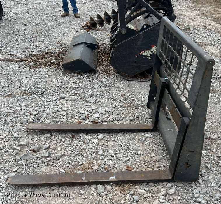 image for item OA9202 Bobcat  skid steer forks