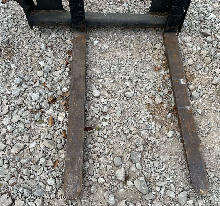 image for item OA9202 Bobcat  skid steer forks