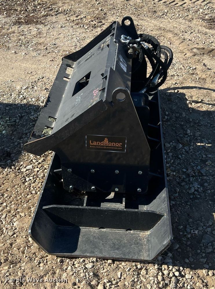 image for item OA9207 LandHonor  skid steer plate compactor