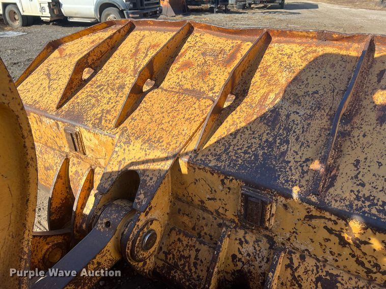 image for item OA9211 1996 Liebherr 631  track loader