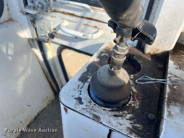 image for item OA9211 1996 Liebherr 631  track loader