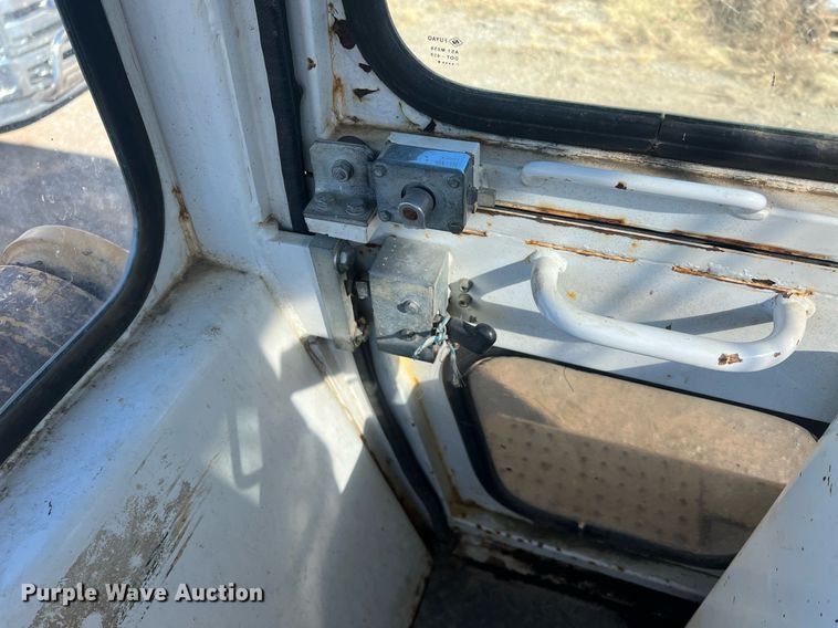 image for item OA9211 1996 Liebherr 631  track loader