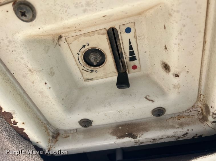 image for item OA9211 1996 Liebherr 631  track loader