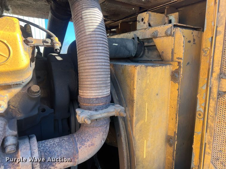 image for item OA9211 1996 Liebherr 631  track loader