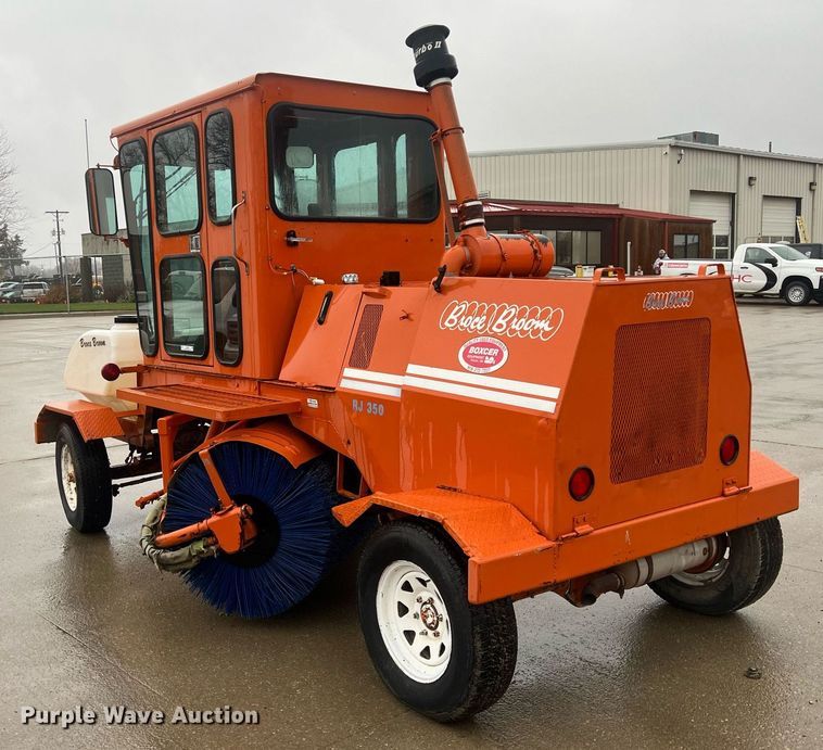 image for item OA9219 2006 Broce RJ350  broom