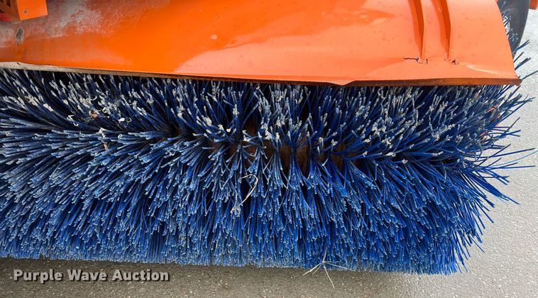 image for item OA9219 2006 Broce RJ350  broom