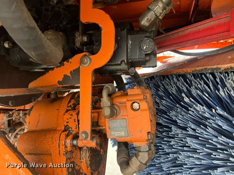 image for item OA9219 2006 Broce RJ350  broom