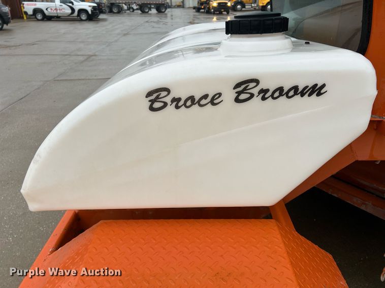 image for item OA9219 2006 Broce RJ350  broom