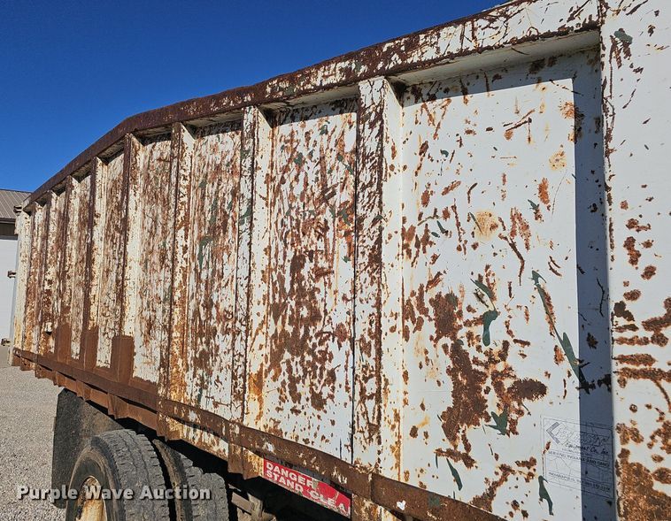 image for item OG9518 2000 Sterling L-Line  dump truck