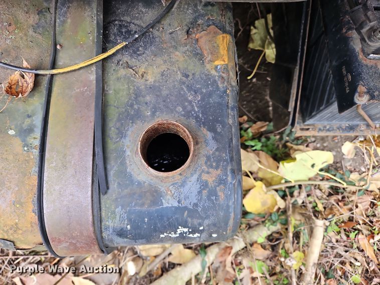 image for item OJ9700 2001 Ford F650 Super Duty  flatbed truck