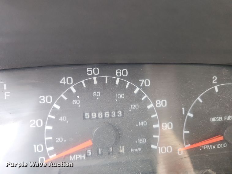 image for item OJ9700 2001 Ford F650 Super Duty  flatbed truck