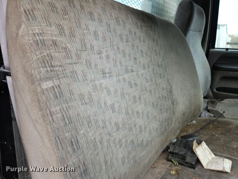 image for item OJ9700 2001 Ford F650 Super Duty  flatbed truck