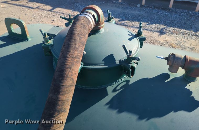 image for item OL9072 Tank bed