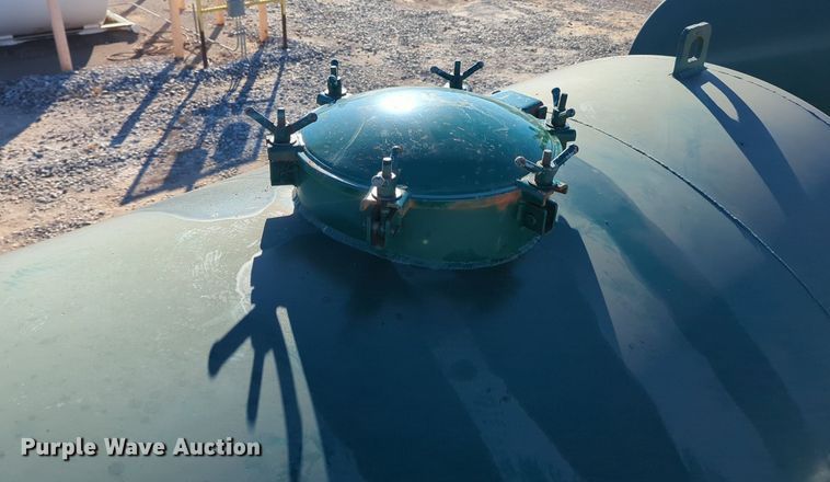 image for item OL9072 Tank bed