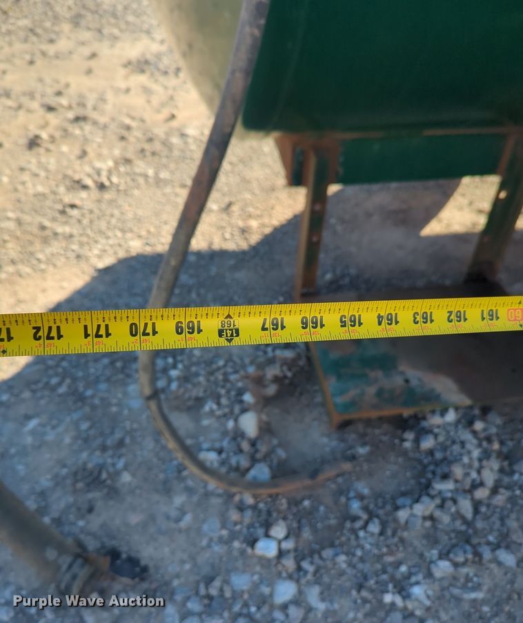 image for item OL9072 Tank bed