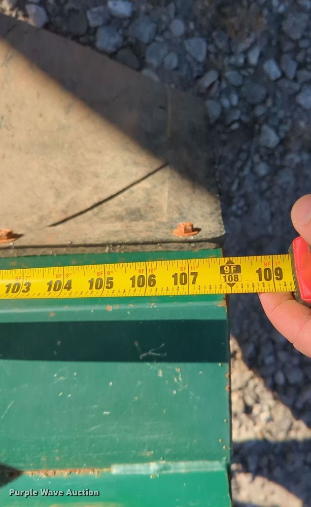 image for item OL9072 Tank bed