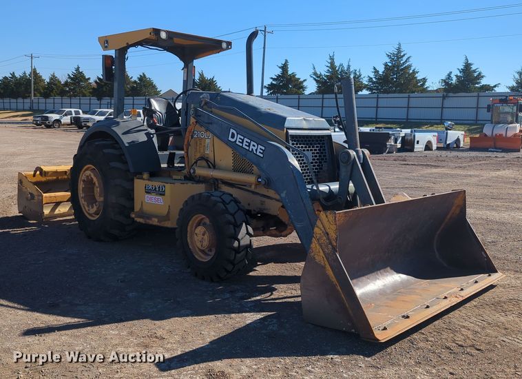 image for item OL9167 2010 John Deere 210LJ  landscape tractor