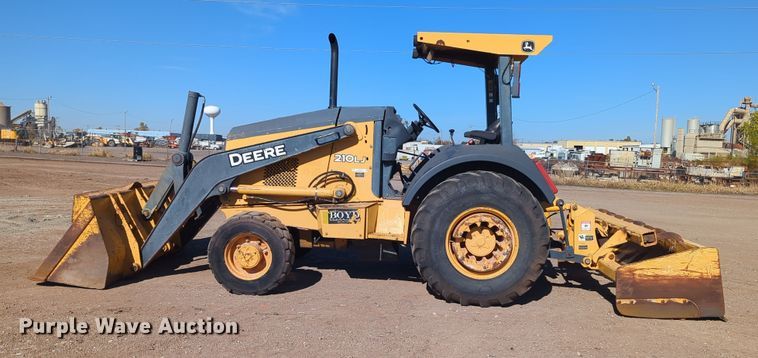 image for item OL9167 2010 John Deere 210LJ  landscape tractor